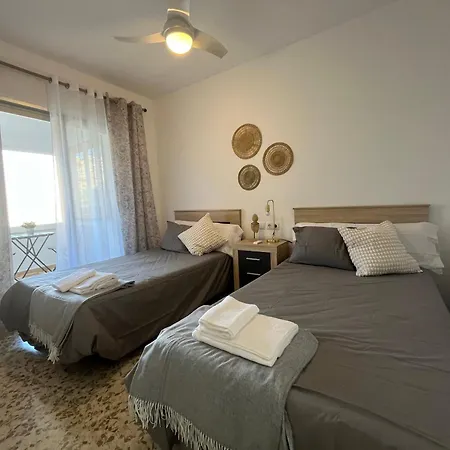 Διαμέρισμα Rent4 Huelin